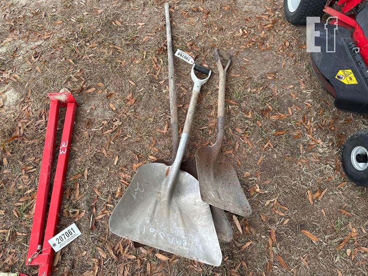 lot-of-shovels-image-1