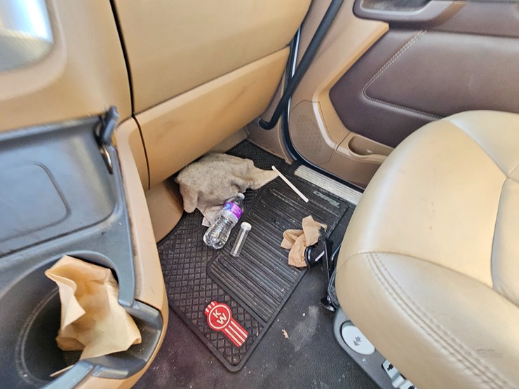 2021-kenworth-t680-image-40