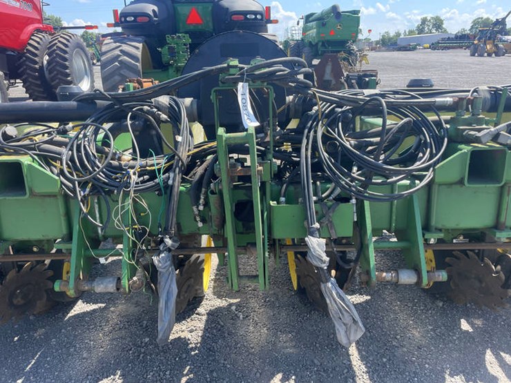 john-deere-7300-image-5