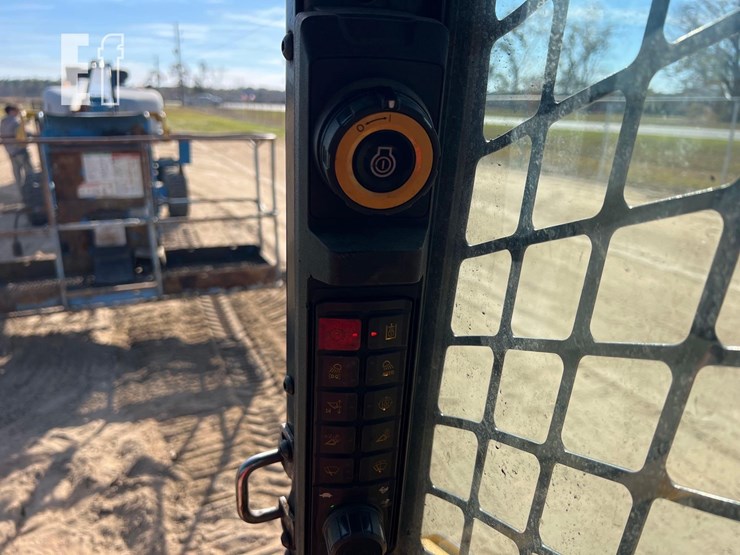 caterpillar-255-image-28