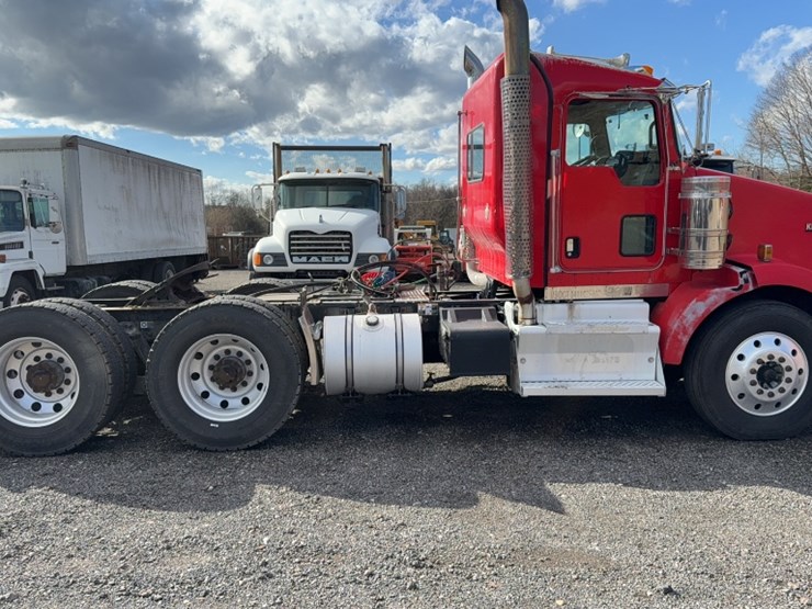 2014-kenworth-t800-image-4