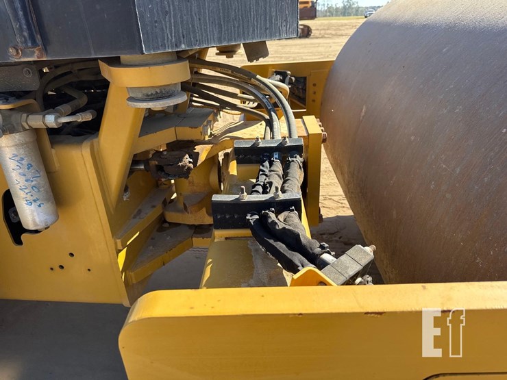 caterpillar-cs54b-image-12