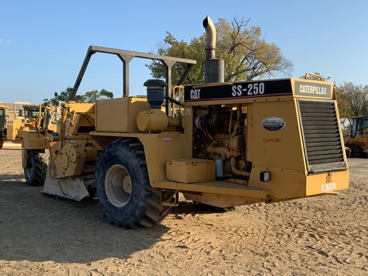 1996-caterpillar-ss-250-image-3