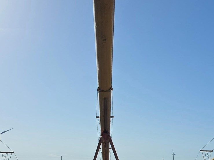 westfield-mkk-100-63-grain-auger-w/swing-hopper-image-6