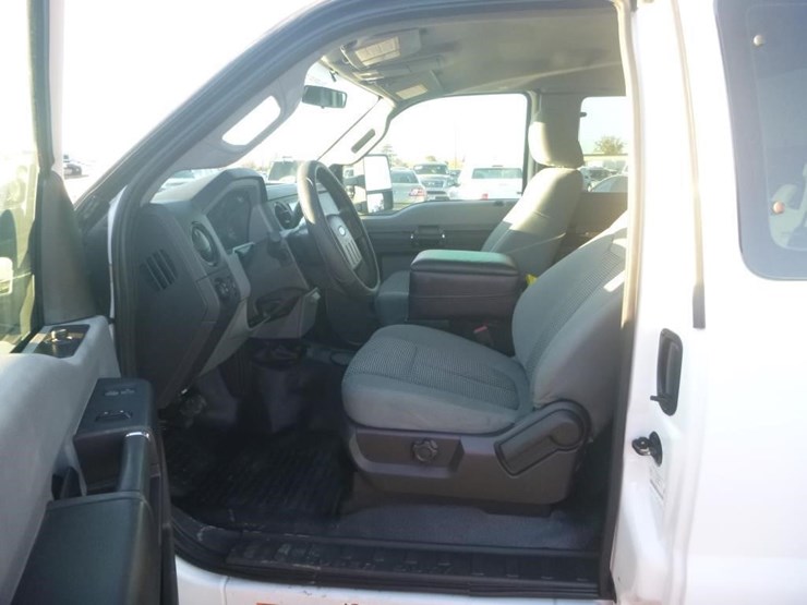 2011-ford-f550-image-13