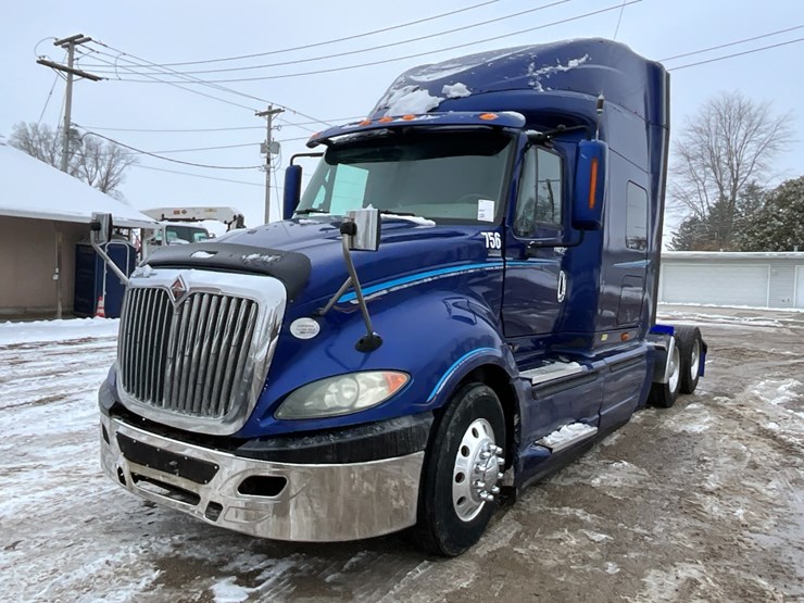 2011-international-prostar-image-2