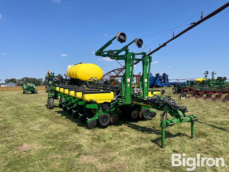 2011-john-deere-1770-image-3