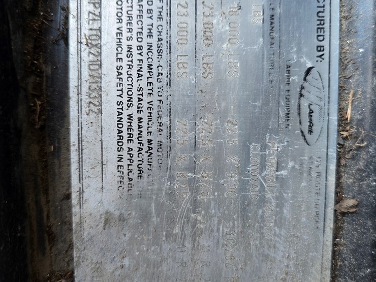 2001-peterbilt-320-image-22