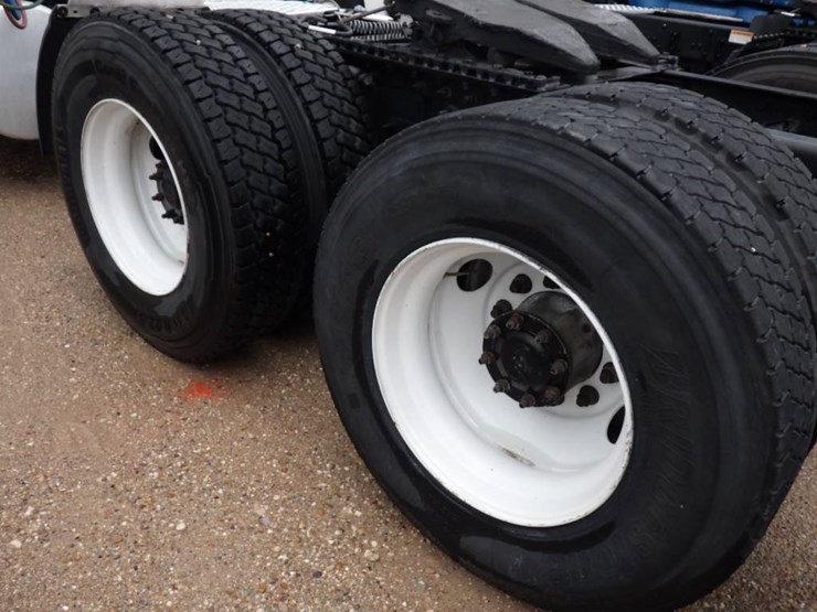 freightliner-cascadia-126-image-17