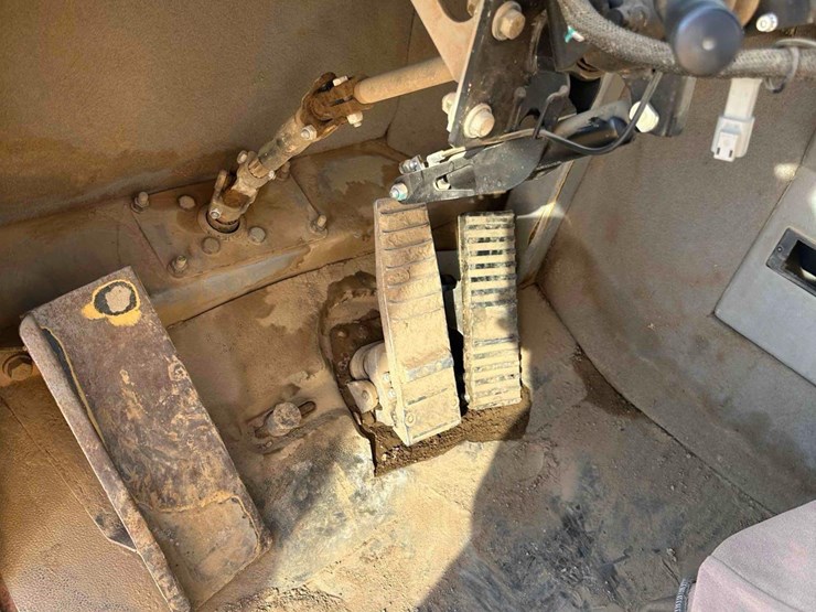 cat-350e2-haul-truck-image-28