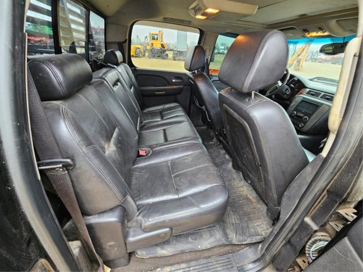 2008-chevrolet-3500-image-24