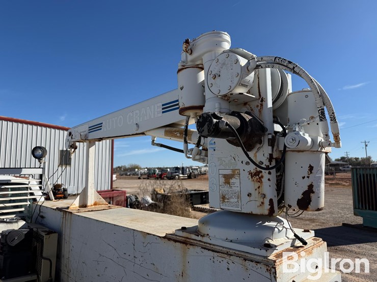 2000-gmc-c3500-2wd-service-truck-image-13