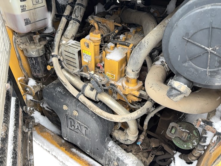 2015-caterpillar-246d-image-6