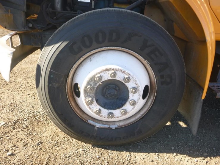 2001-international-4700-image-17