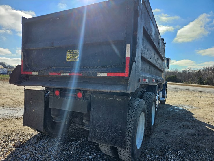 peterbilt-379-image-16