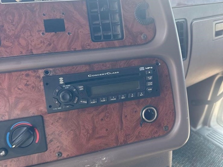 2010-peterbilt-387-image-20