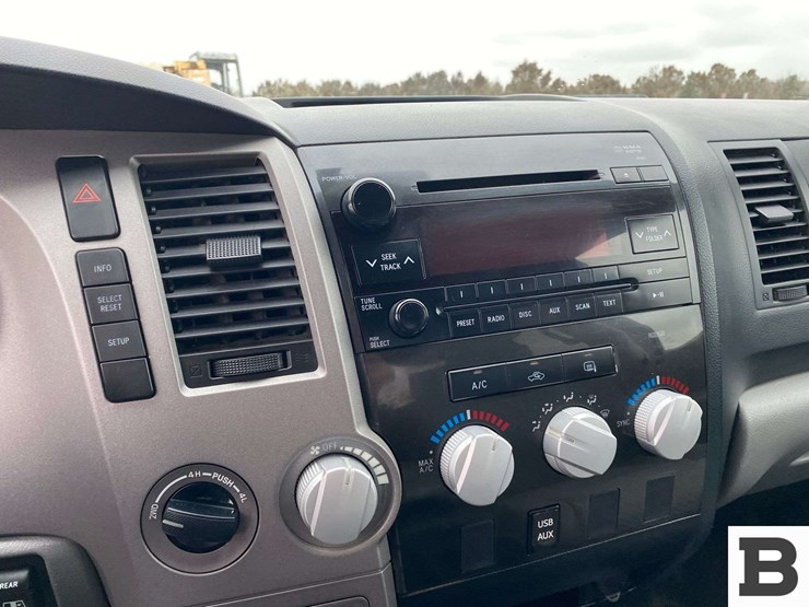 2013-toyota-tundra-image-31