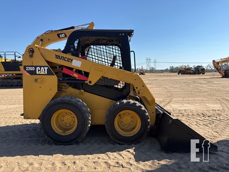 2019-caterpillar-226d-image-5