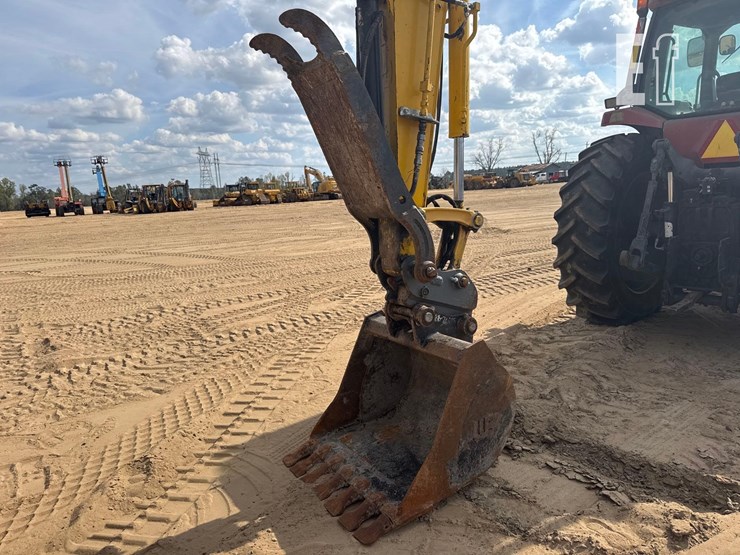 komatsu-pc88mr-10-image-24