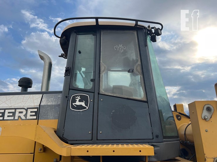 2011-deere-544k-image-27