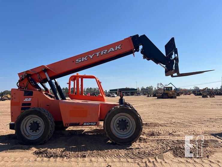 2019-jlg-6042-image-5