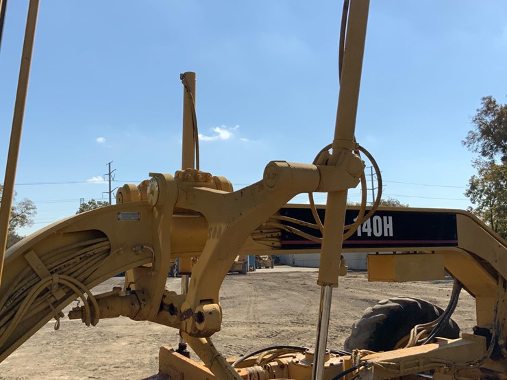 2001-caterpillar-140h-vhp-image-17