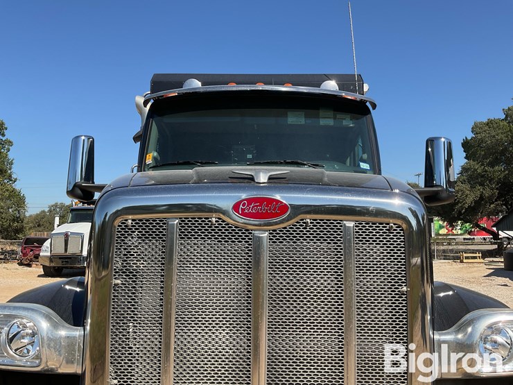 peterbilt-567-image-13
