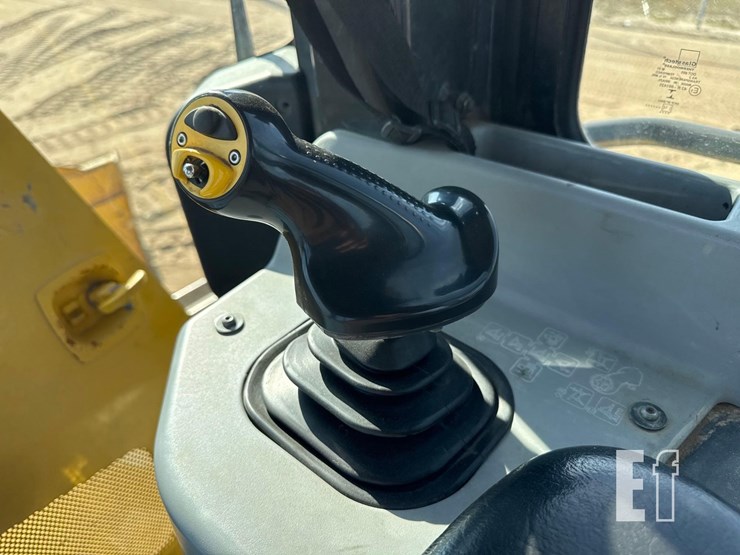 komatsu-d51pxi-22-image-26