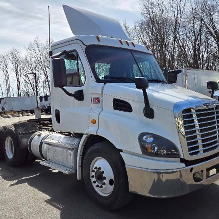 2018 FREIGHTLINER CASCADIA 113