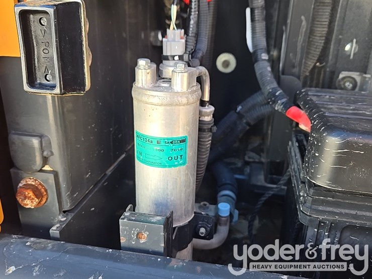 2021-case-cx210-lc-image-97