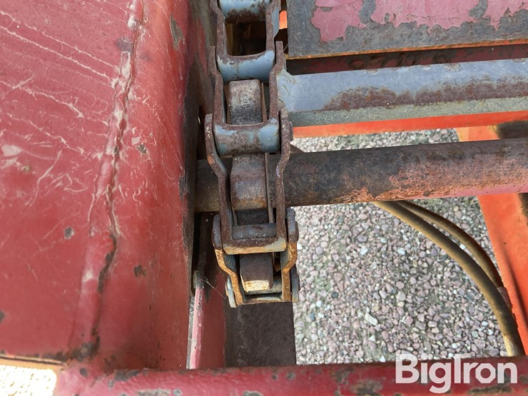 chandler-dry-litter-spreader-image-14