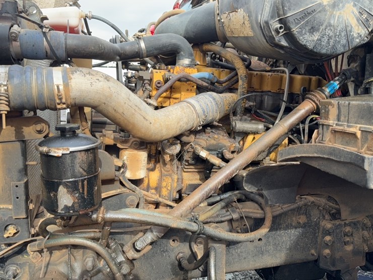 caterpillar-10-image-24