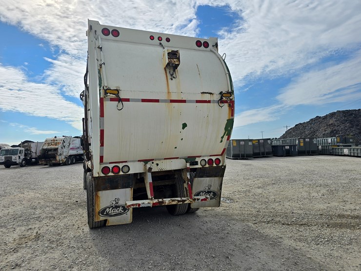 1996-mack-mr688s-image-21