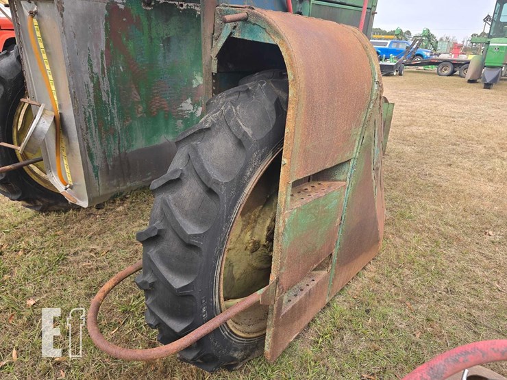 john-deere-700-image-11
