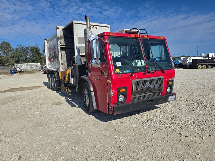 2007-mack-le613-image-42