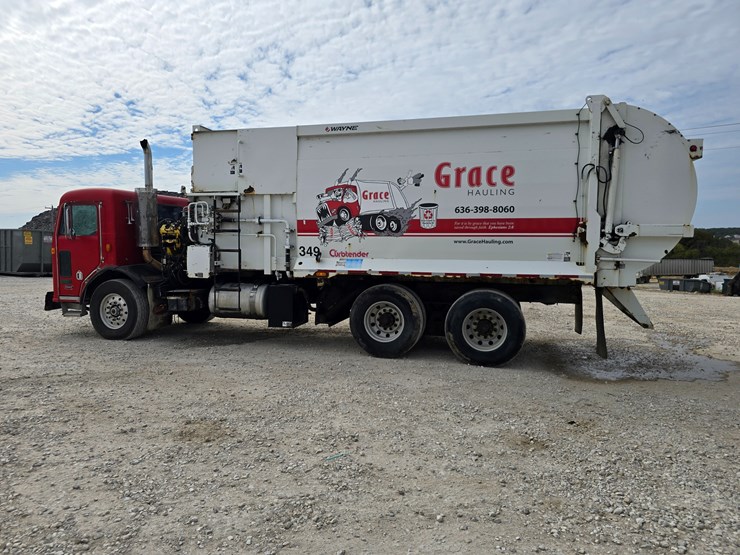 2003-peterbilt-320-image-12