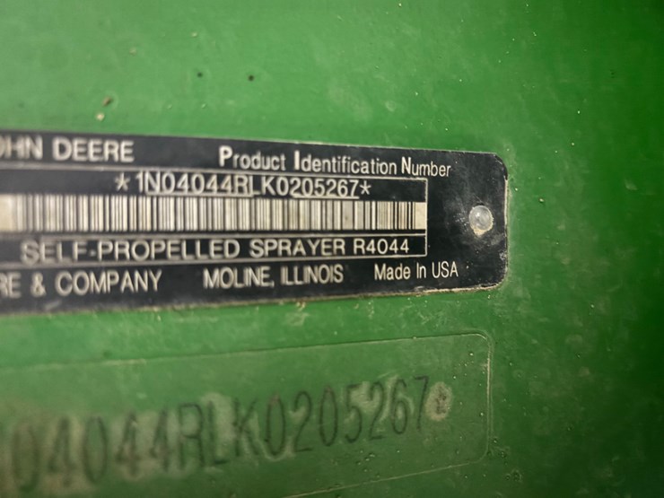 john-deere-r4044-image-11