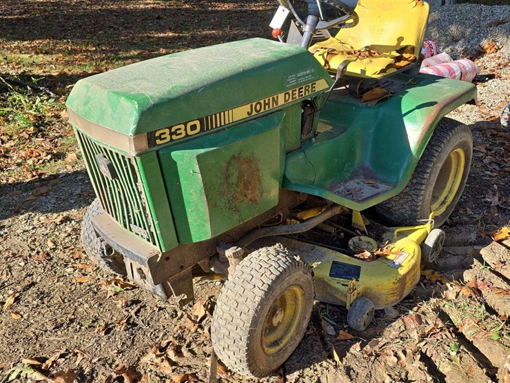 john-deere-330-image-5