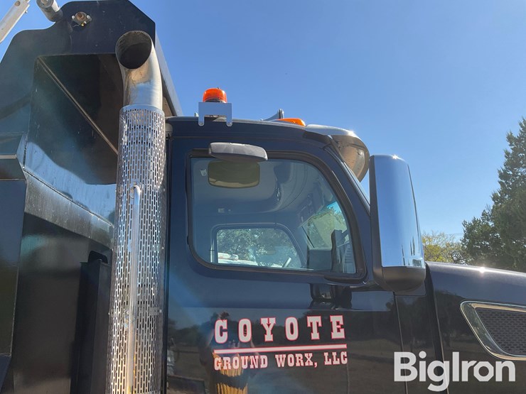 peterbilt-567-image-17