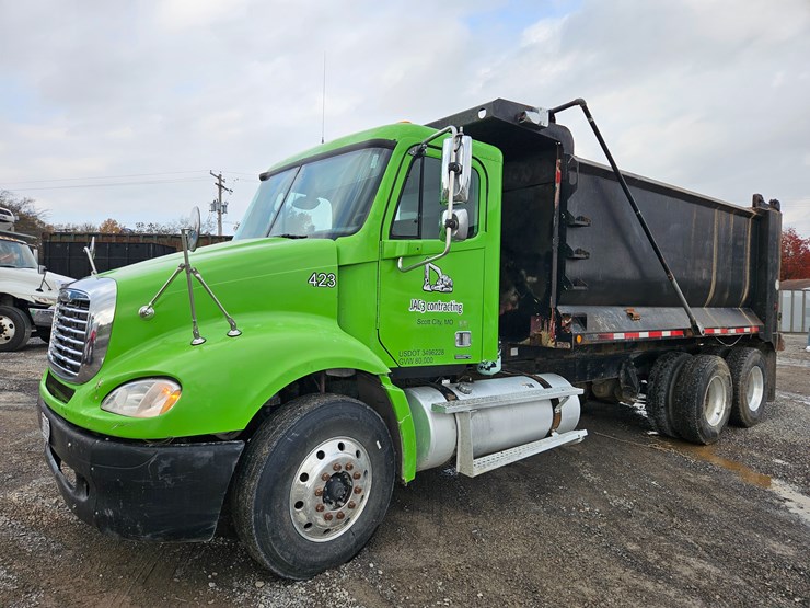 freightliner-columbia-112-image-3