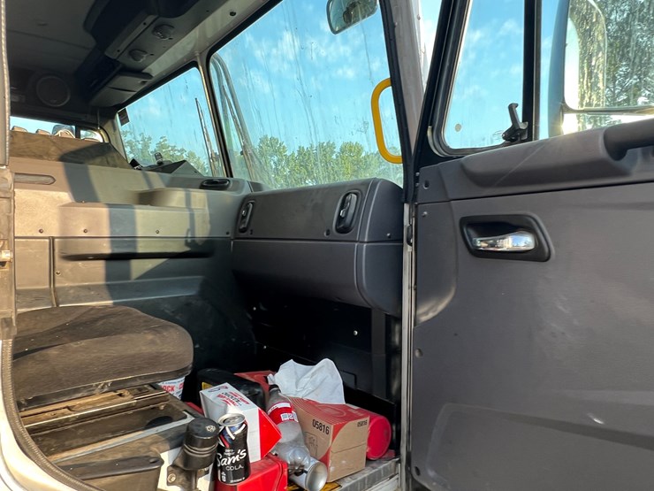 peterbilt-520-image-66