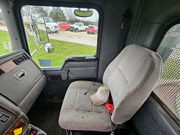 kenworth-t300-image-52