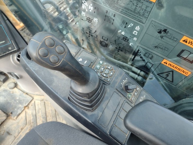 volvo-ec220e-lr-image-8