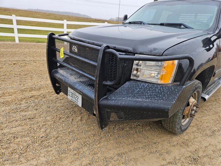 2008-chevrolet-3500-image-13