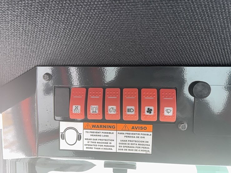 2022-kubota-f2690-image-12