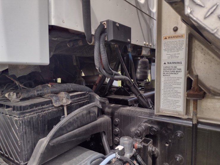 freightliner-m2-106-image-33