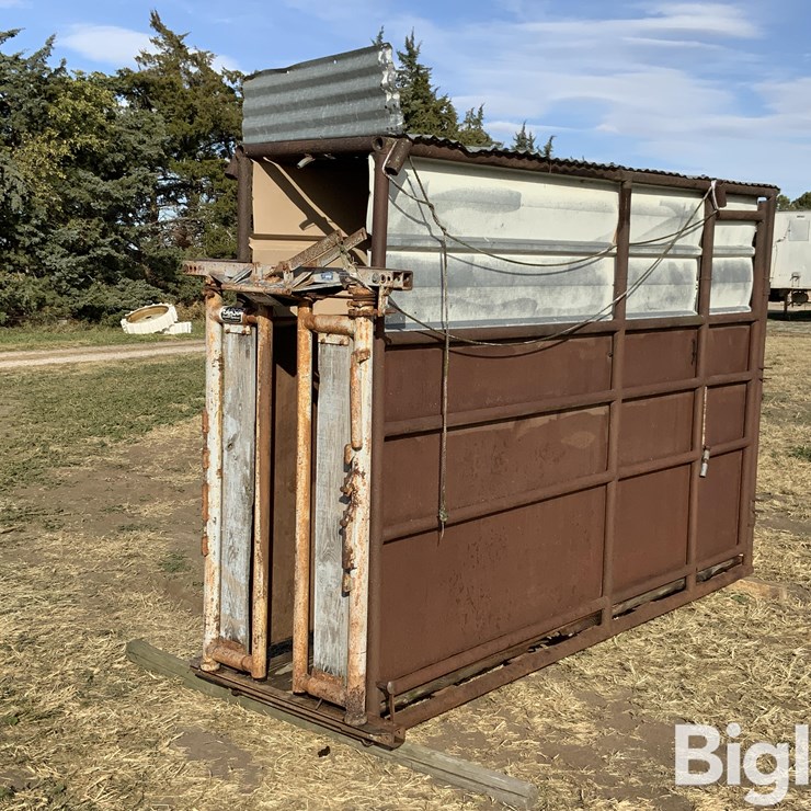 Pearson AI Breeding Chute