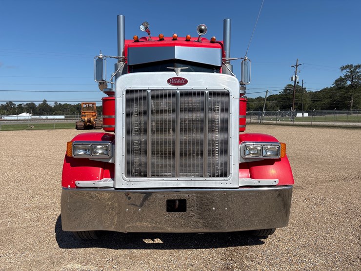 2002-peterbilt-379-image-14