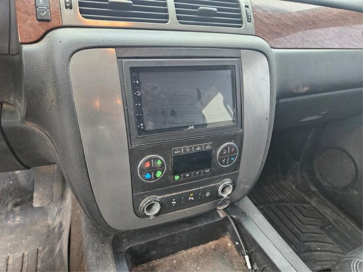 2008-chevrolet-3500-image-40