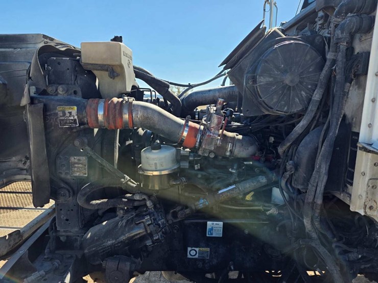 peterbilt-340-image-10